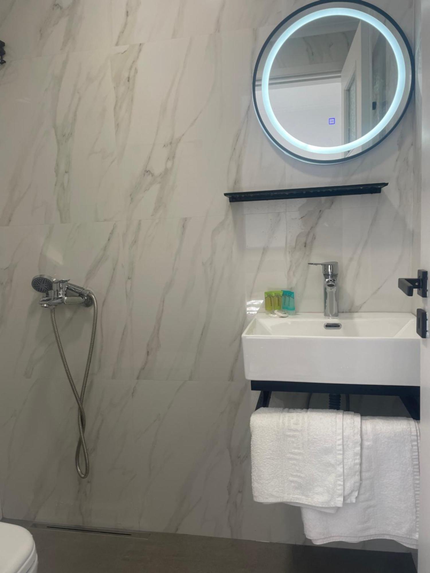 ניקיאנה Sunshine Apartments And Rooms מראה חיצוני תמונה