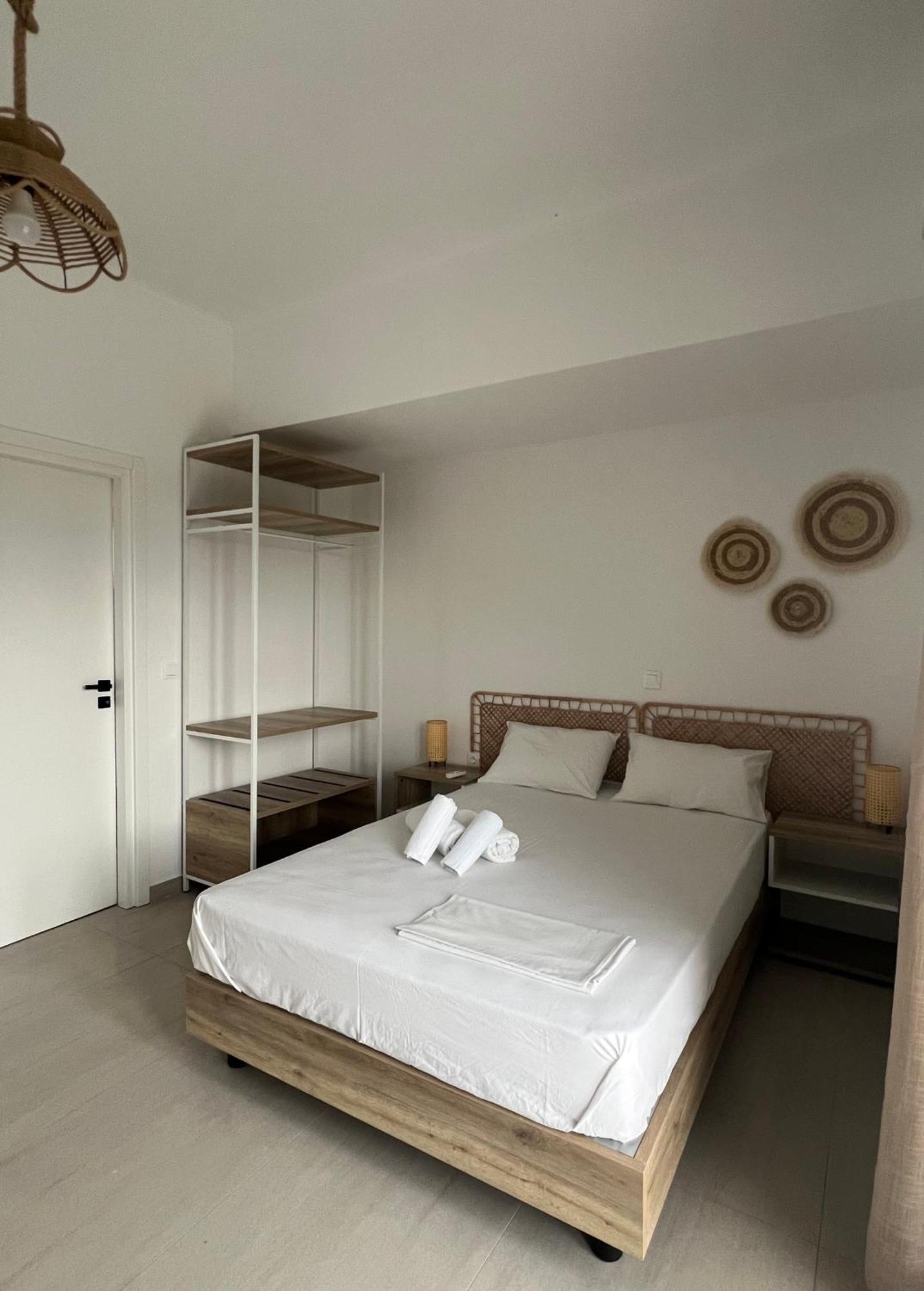 ניקיאנה Sunshine Apartments And Rooms מראה חיצוני תמונה