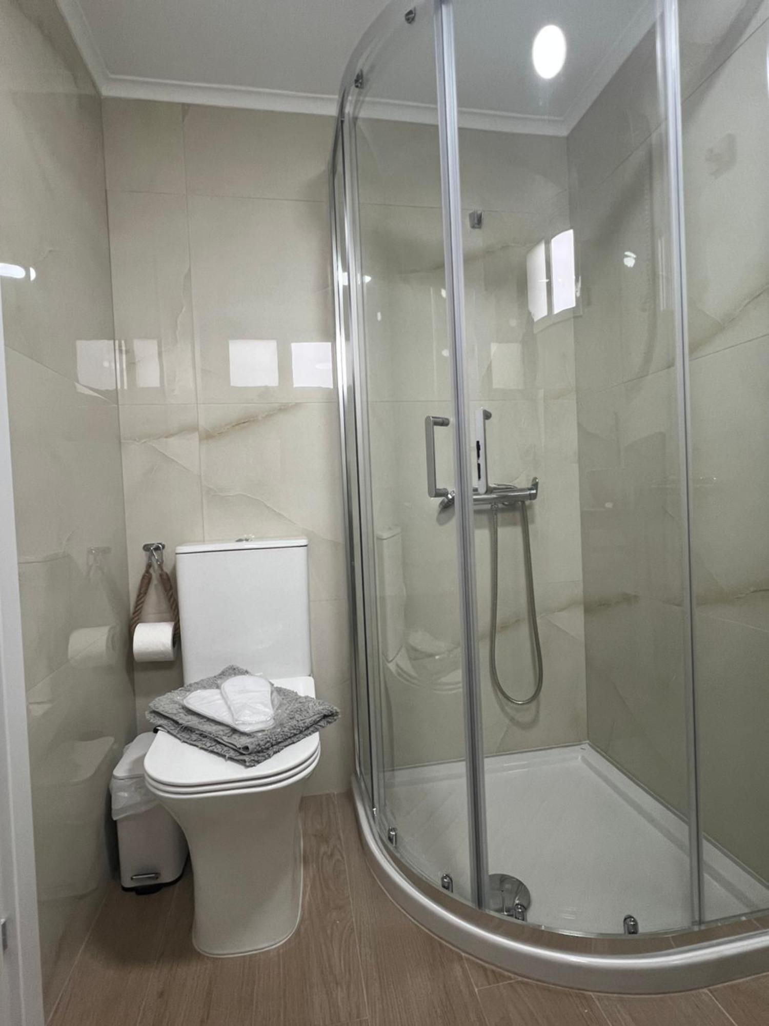 ניקיאנה Sunshine Apartments And Rooms מראה חיצוני תמונה